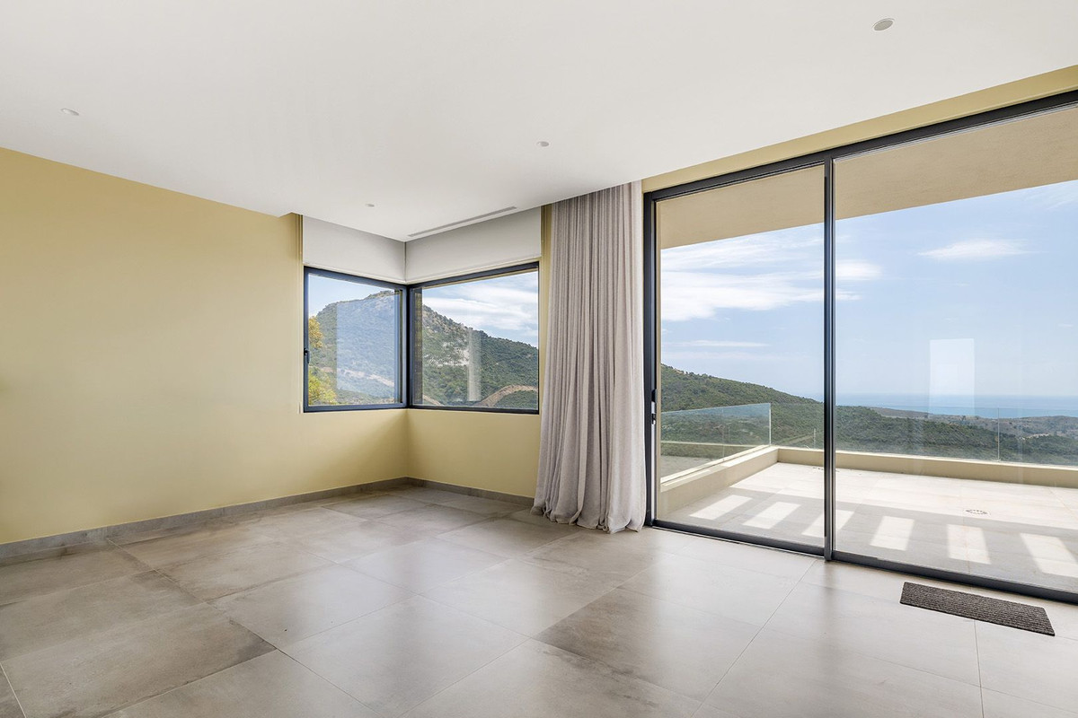 Se vende Villa - Chalet de 5 dormitorios en Costa Del Sol, Málaga, España