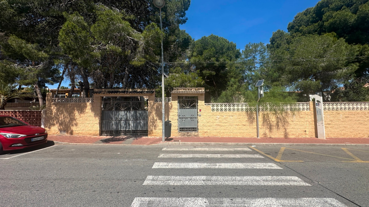 Se vende Villa - Chalet de 8 dormitorios en Costa Blanca, Alicante, España