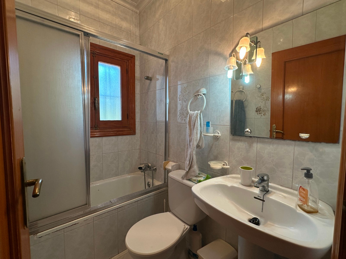 Se vende Villa - Chalet de 8 dormitorios en Costa Blanca, Alicante, España