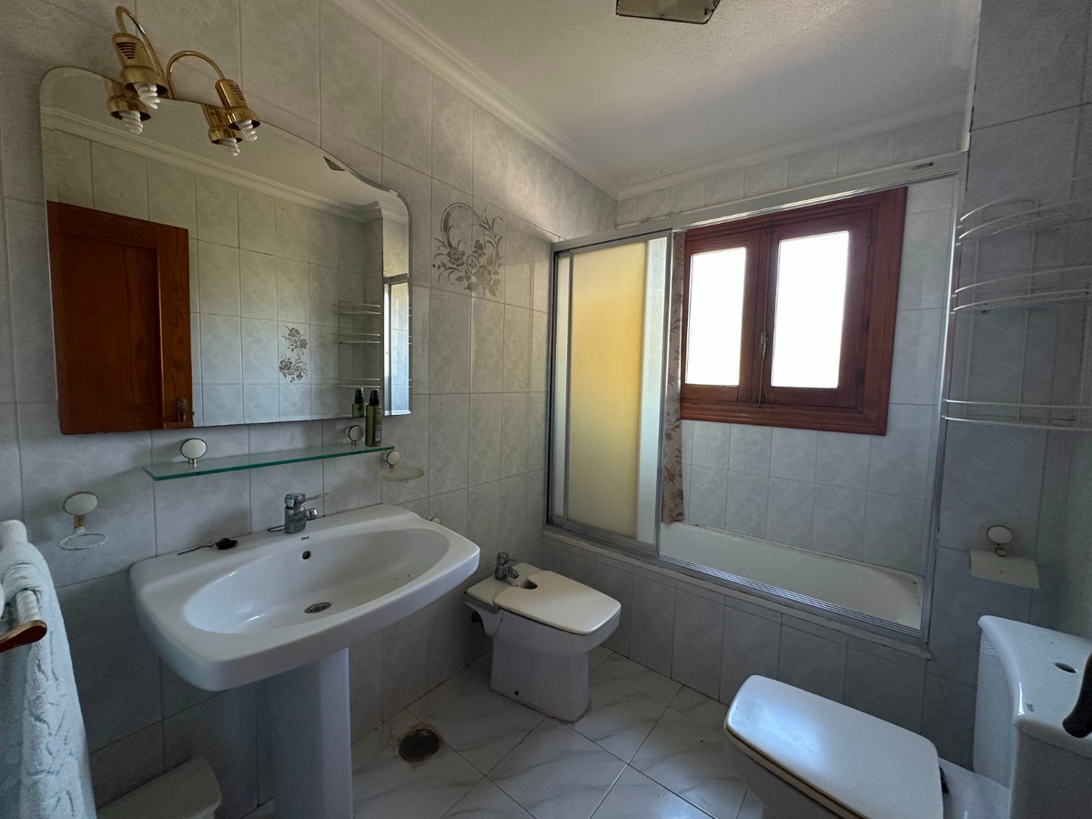 Se vende Villa - Chalet de 8 dormitorios en Costa Blanca, Alicante, España