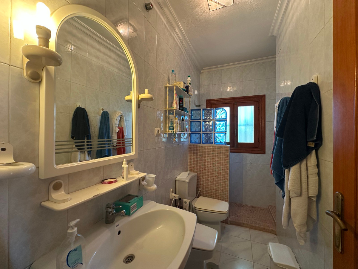 Se vende Villa - Chalet de 8 dormitorios en Costa Blanca, Alicante, España