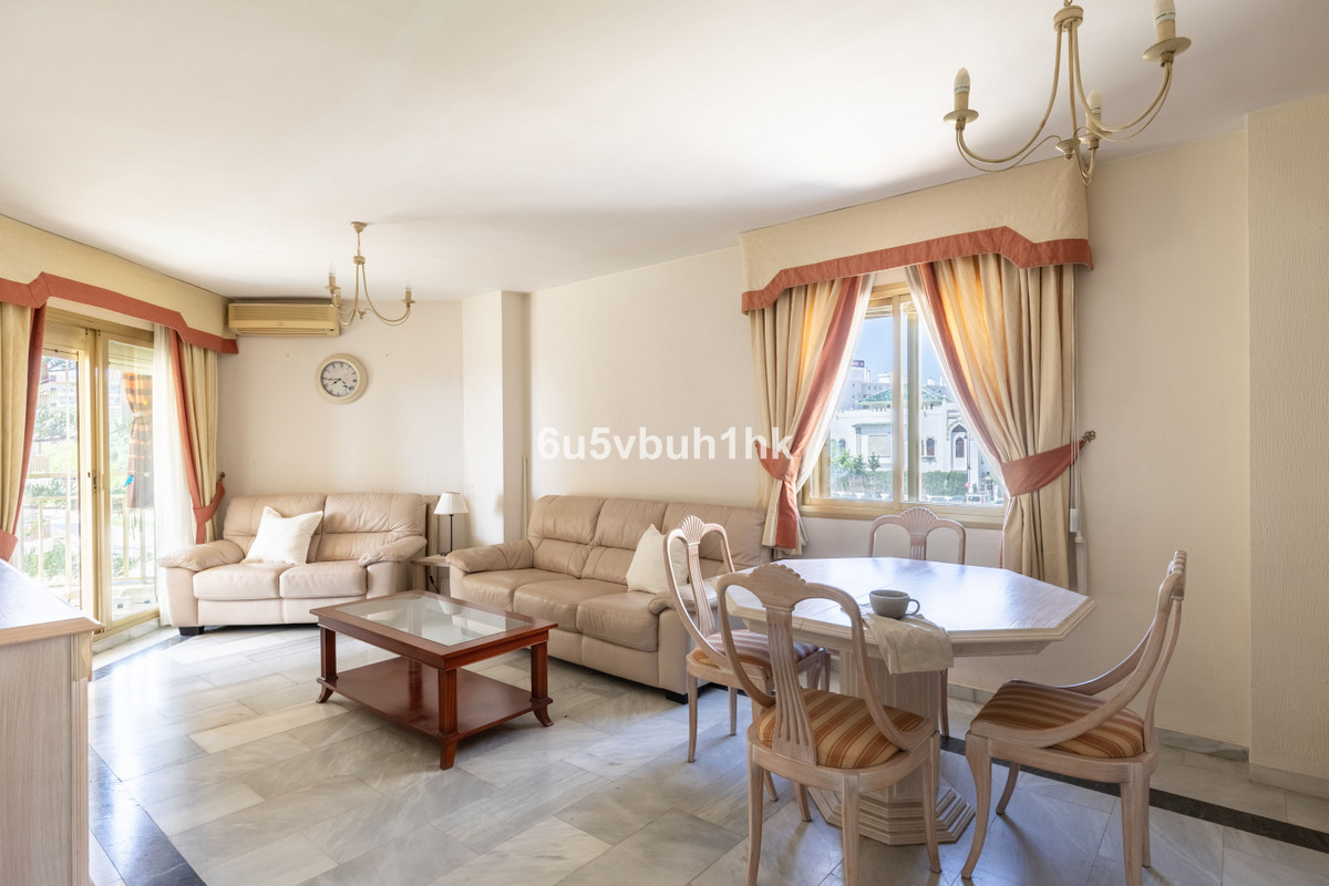 2 Bed Apartment for sale in Fuengirola Costa Del Sol, Málaga, Spain
