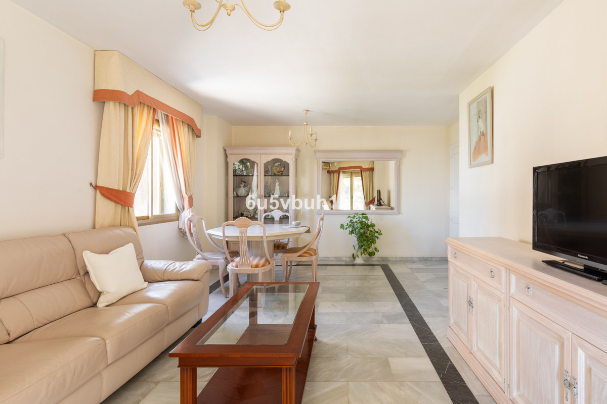 2 Bed Apartment for sale in Fuengirola Costa Del Sol, Málaga, Spain