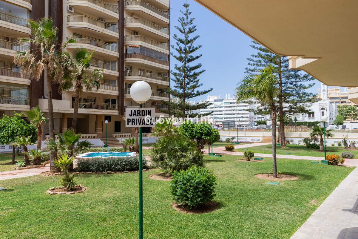 2 Bed Apartment for sale in Fuengirola Costa Del Sol, Málaga, Spain