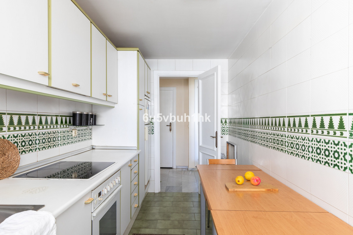 2 Bed Apartment for sale in Fuengirola Costa Del Sol, Málaga, Spain