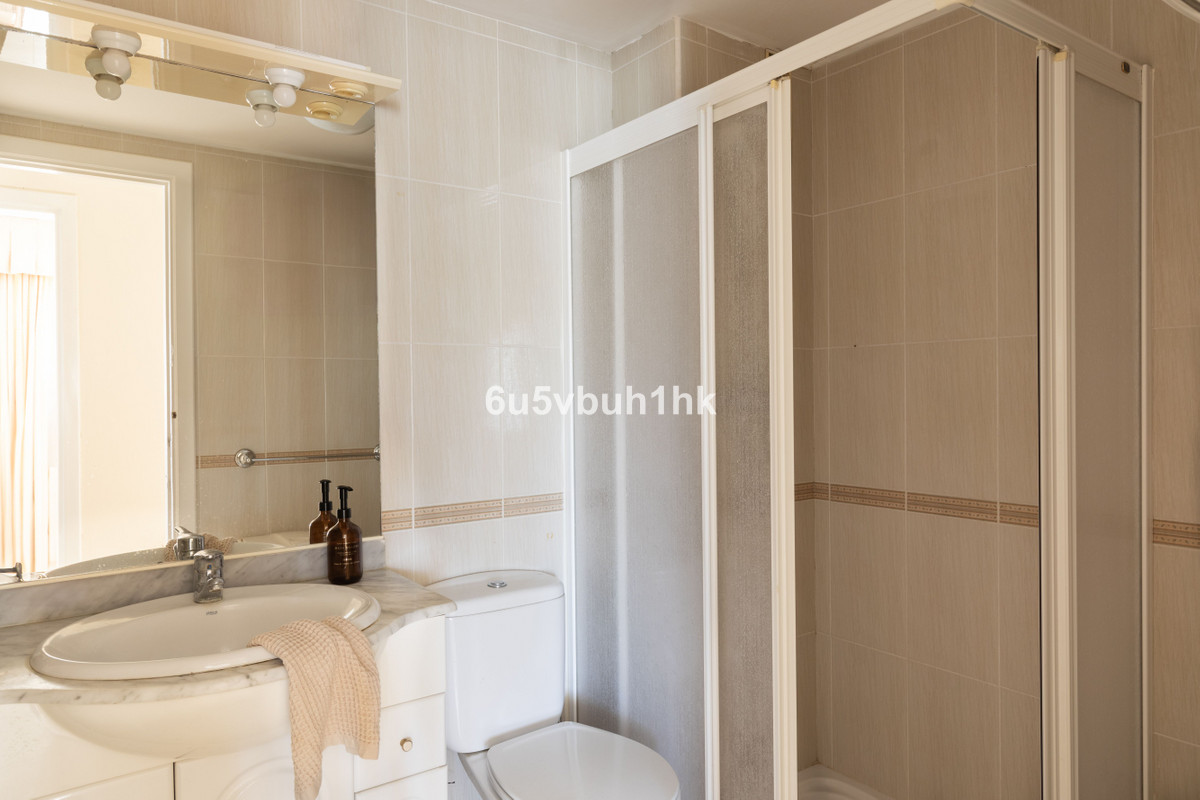 2 Bed Apartment for sale in Fuengirola Costa Del Sol, Málaga, Spain