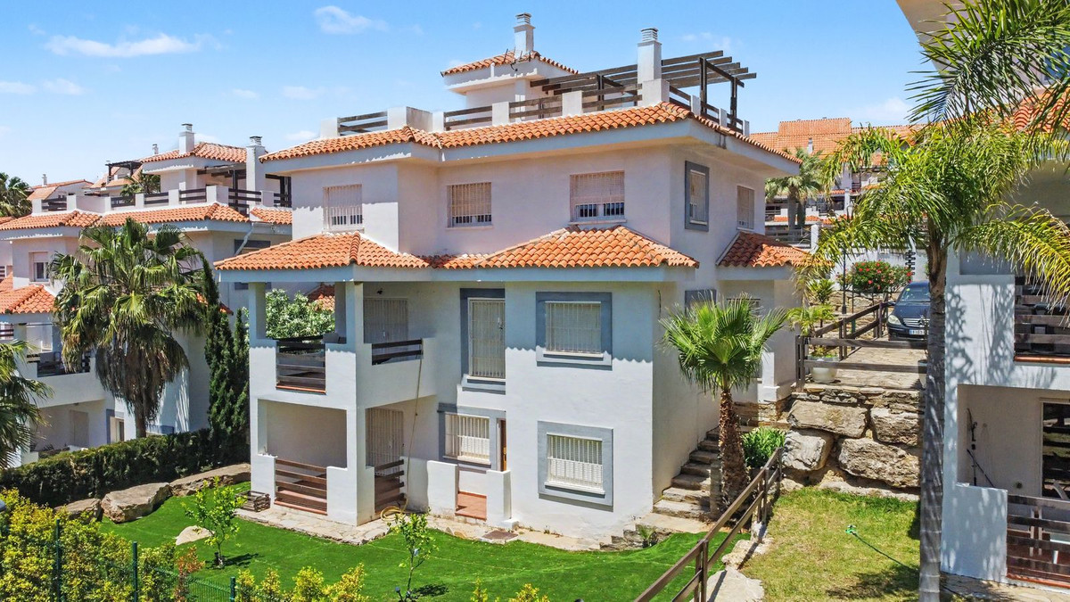 Se vende Villa - Chalet de 6 dormitorios en Costa Del Sol, Málaga, España