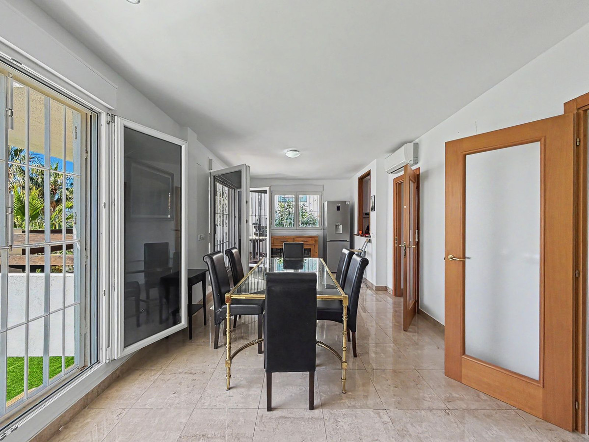 Se vende Villa - Chalet de 6 dormitorios en Costa Del Sol, Málaga, España