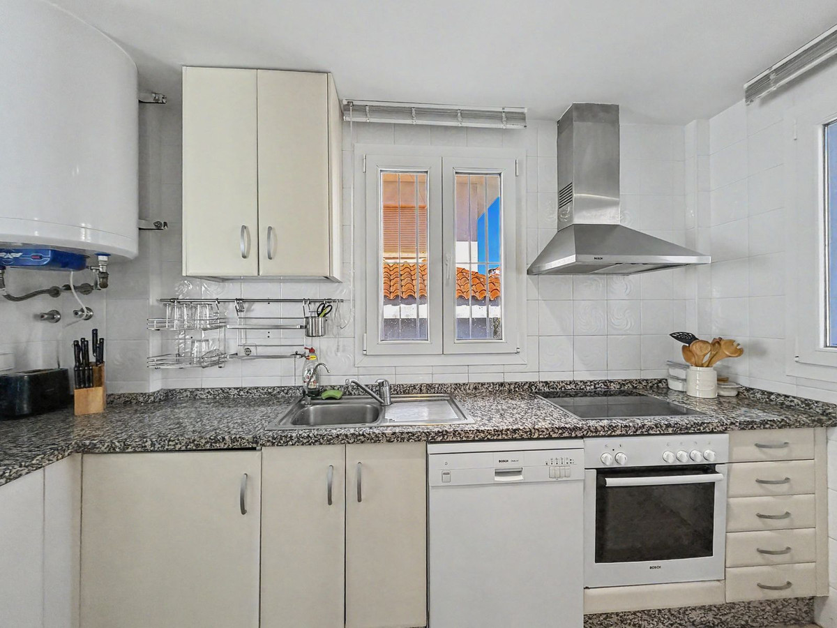 Se vende Villa - Chalet de 6 dormitorios en Costa Del Sol, Málaga, España