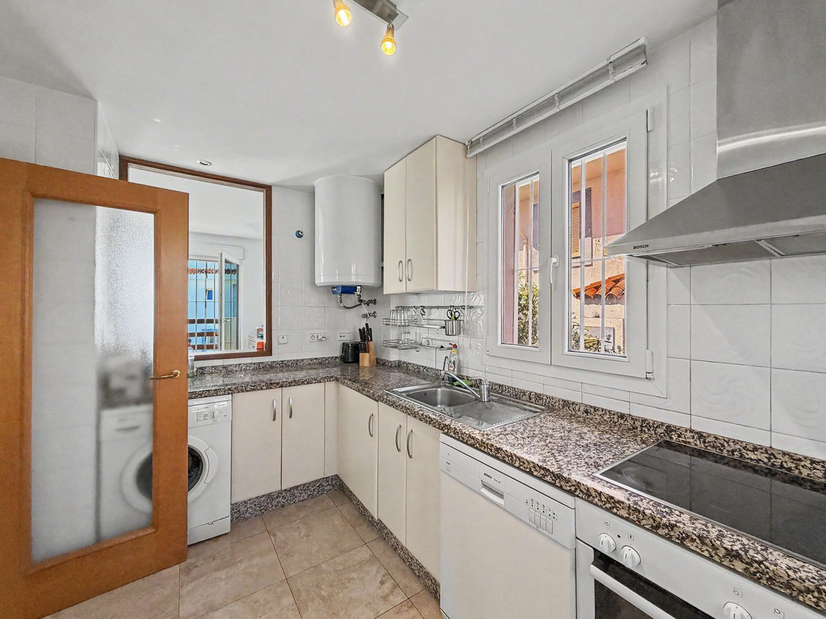 Se vende Villa - Chalet de 6 dormitorios en Costa Del Sol, Málaga, España