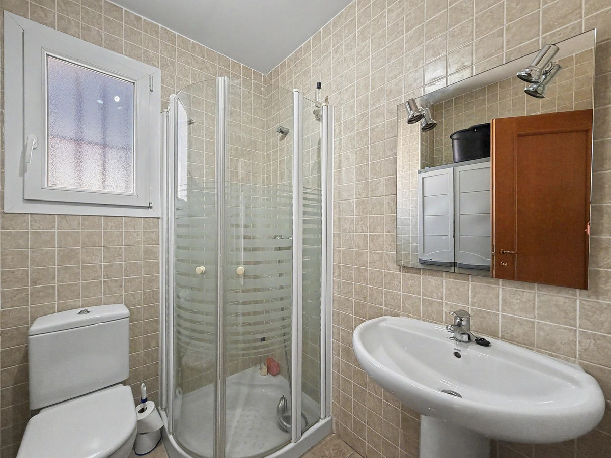 Se vende Villa - Chalet de 6 dormitorios en Costa Del Sol, Málaga, España