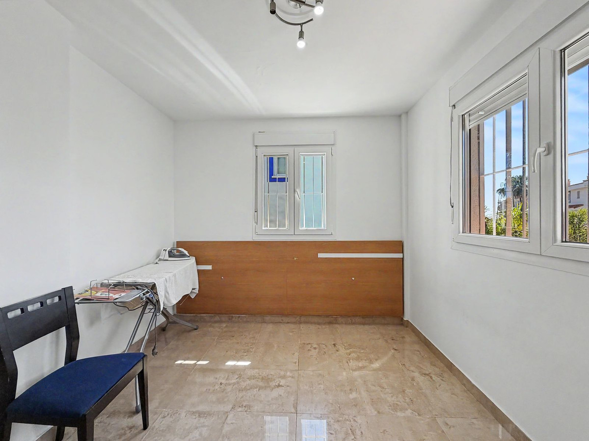 Se vende Villa - Chalet de 6 dormitorios en Costa Del Sol, Málaga, España