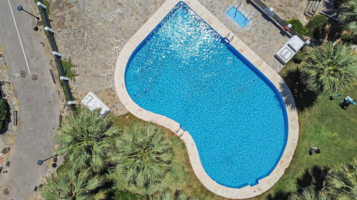 Se vende Villa - Chalet de 6 dormitorios en Costa Del Sol, Málaga, España