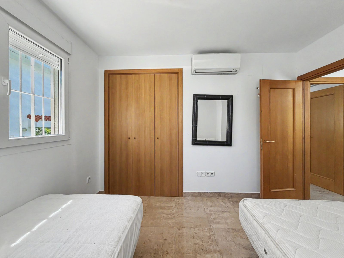 Se vende Villa - Chalet de 6 dormitorios en Costa Del Sol, Málaga, España
