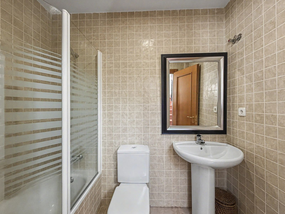 Se vende Villa - Chalet de 6 dormitorios en Costa Del Sol, Málaga, España