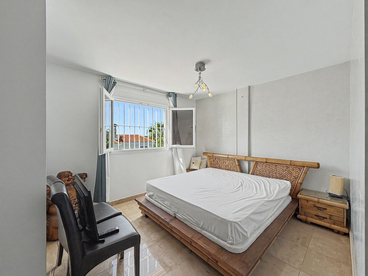 Se vende Villa - Chalet de 6 dormitorios en Costa Del Sol, Málaga, España