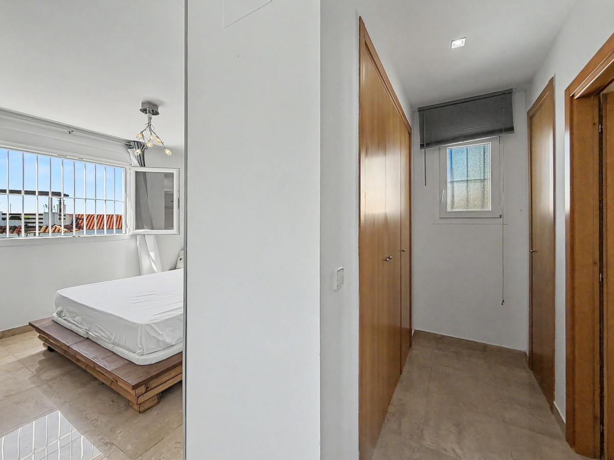 Se vende Villa - Chalet de 6 dormitorios en Costa Del Sol, Málaga, España