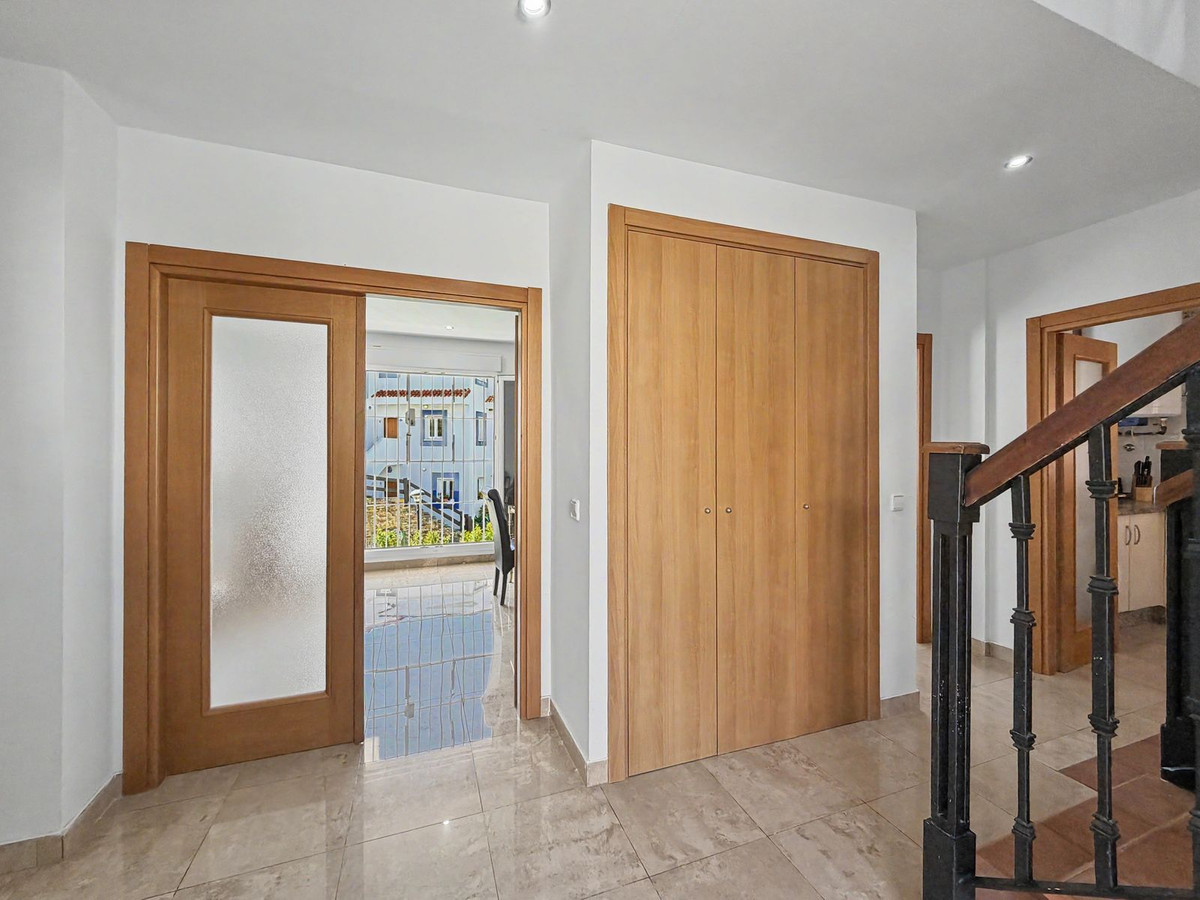 Se vende Villa - Chalet de 6 dormitorios en Costa Del Sol, Málaga, España