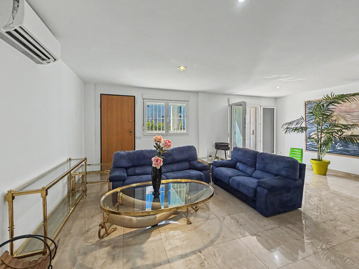 Se vende Villa - Chalet de 6 dormitorios en Costa Del Sol, Málaga, España