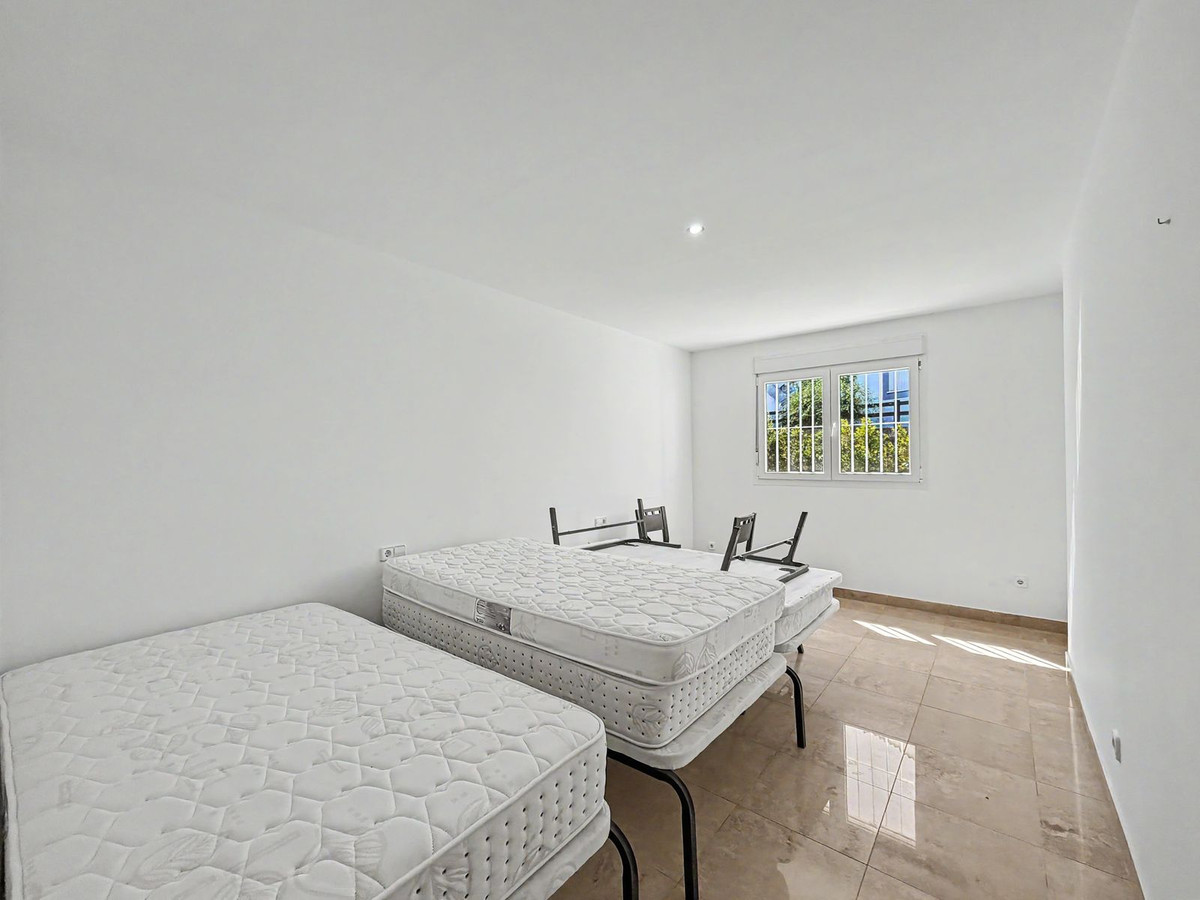 Se vende Villa - Chalet de 6 dormitorios en Costa Del Sol, Málaga, España