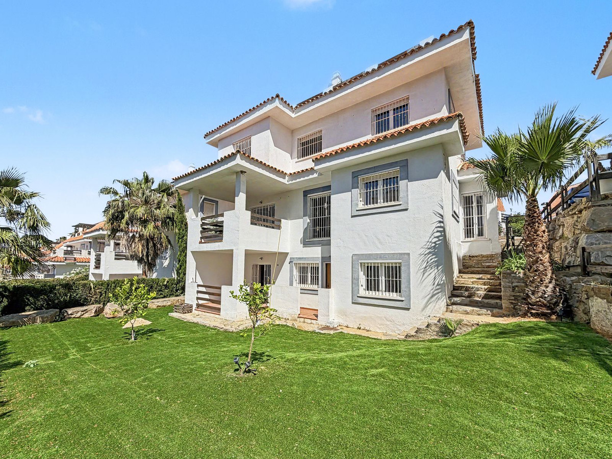 Se vende Villa - Chalet de 6 dormitorios en Costa Del Sol, Málaga, España