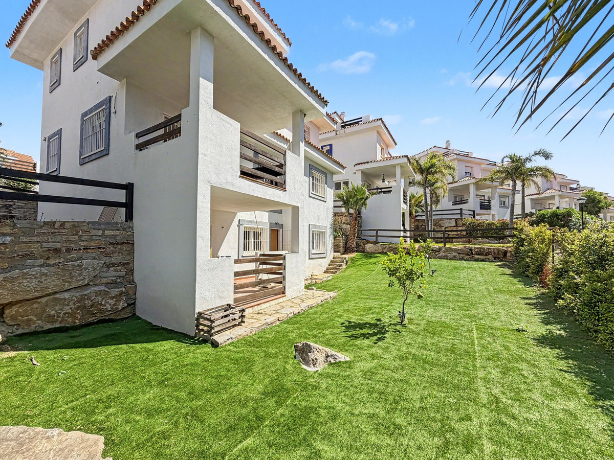Se vende Villa - Chalet de 6 dormitorios en Costa Del Sol, Málaga, España