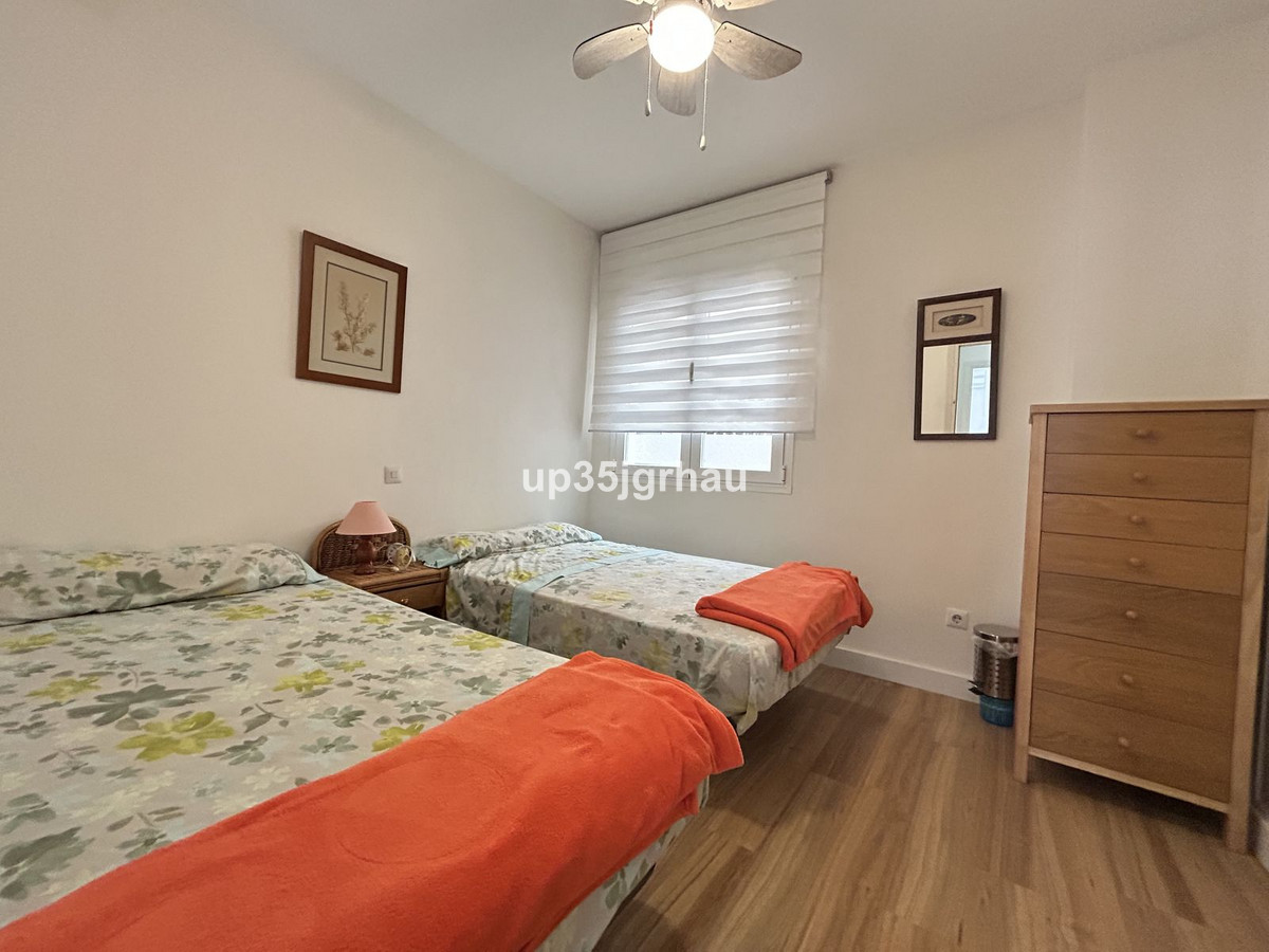 Se vende Apartamento Planta Media de 2 dormitorios en Costa Del Sol, Málaga, España