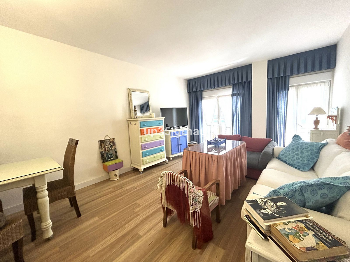 Se vende Apartamento Planta Media de 2 dormitorios en Costa Del Sol, Málaga, España