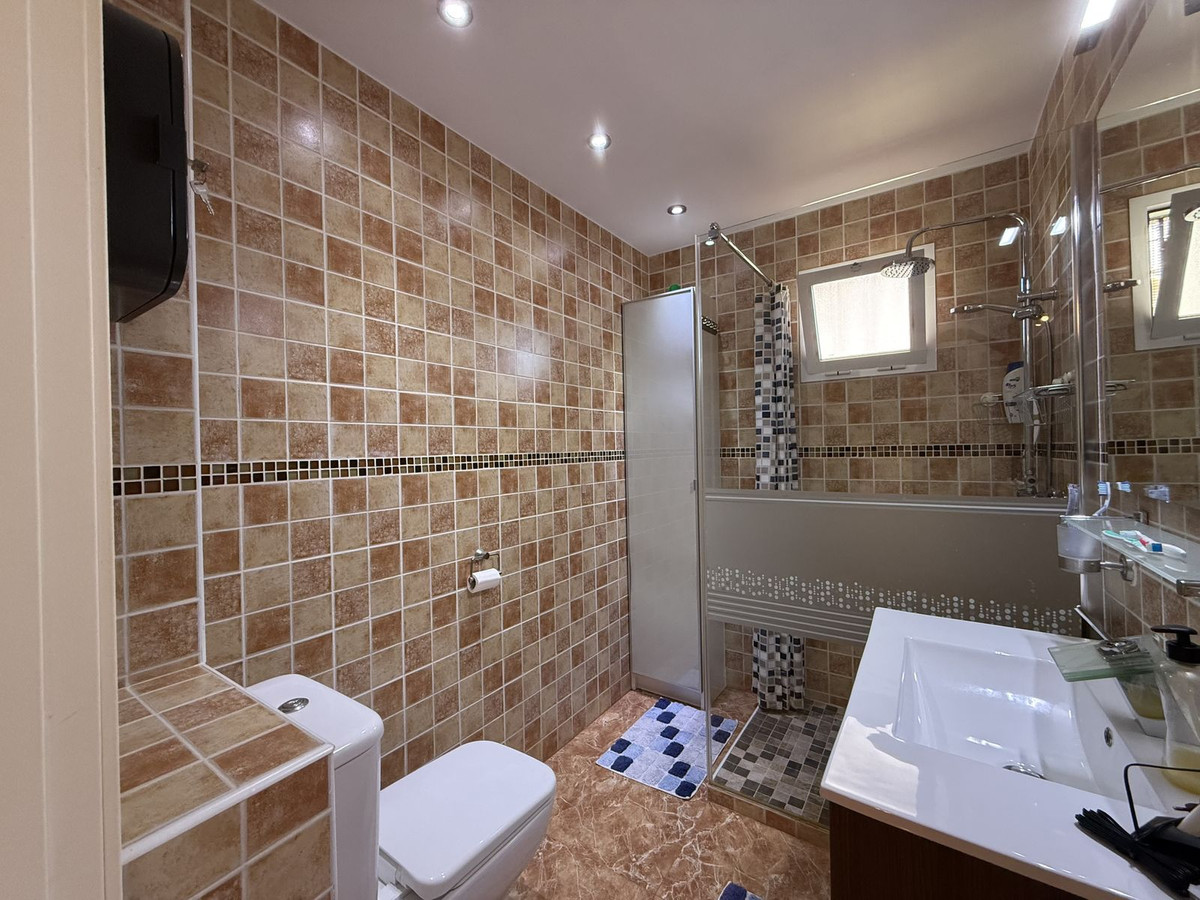 2 Bed Apartment for sale in Calahonda Costa Del Sol, Málaga, Spain
