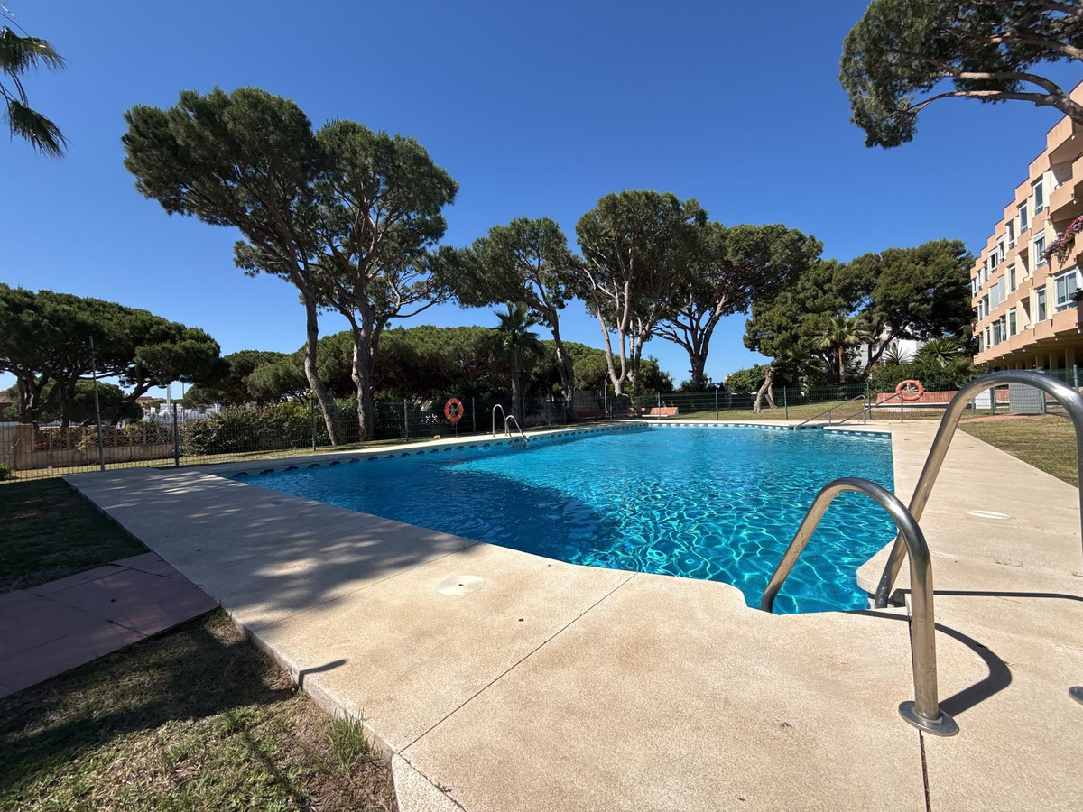 2 Bed Apartment for sale in Calahonda Costa Del Sol, Málaga, Spain