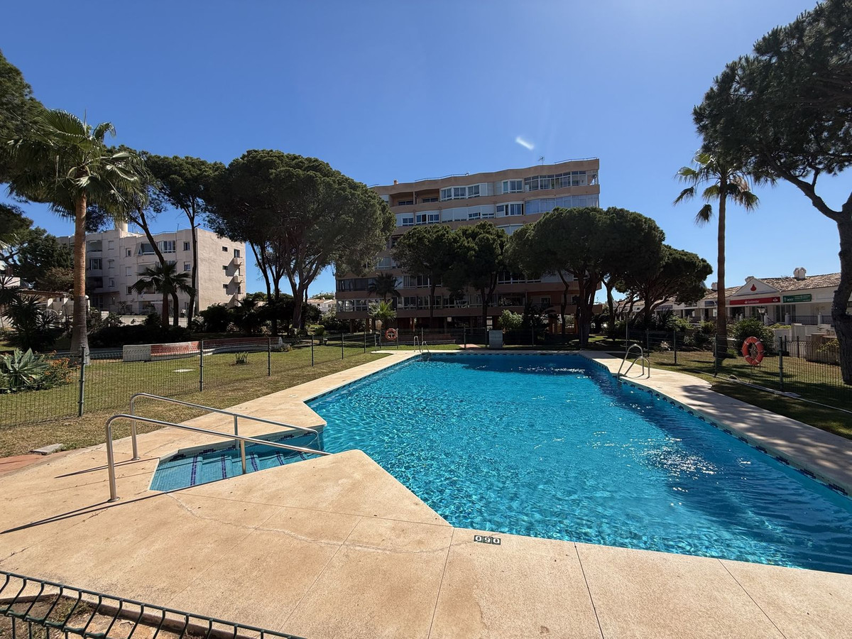 2 Bed Apartment for sale in Calahonda Costa Del Sol, Málaga, Spain