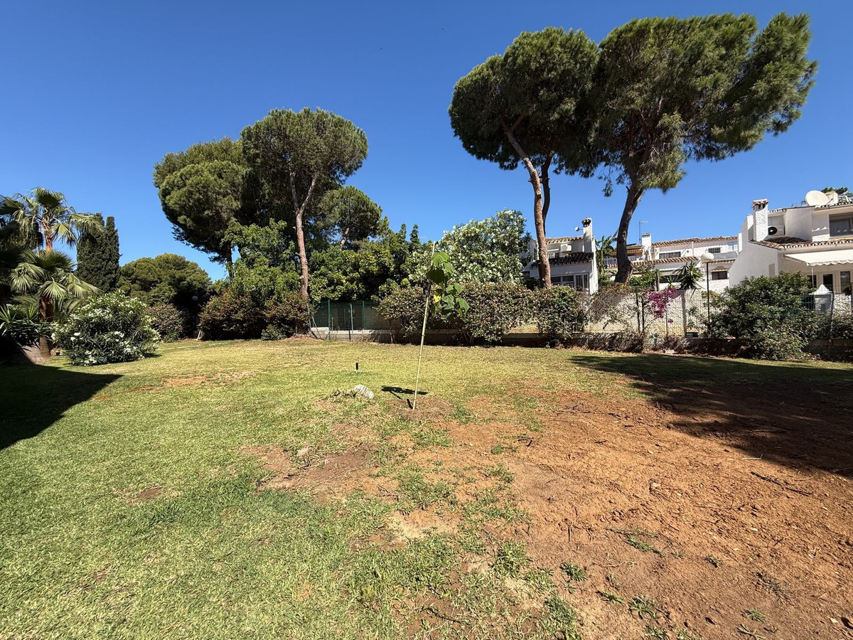 2 Bed Apartment for sale in Calahonda Costa Del Sol, Málaga, Spain