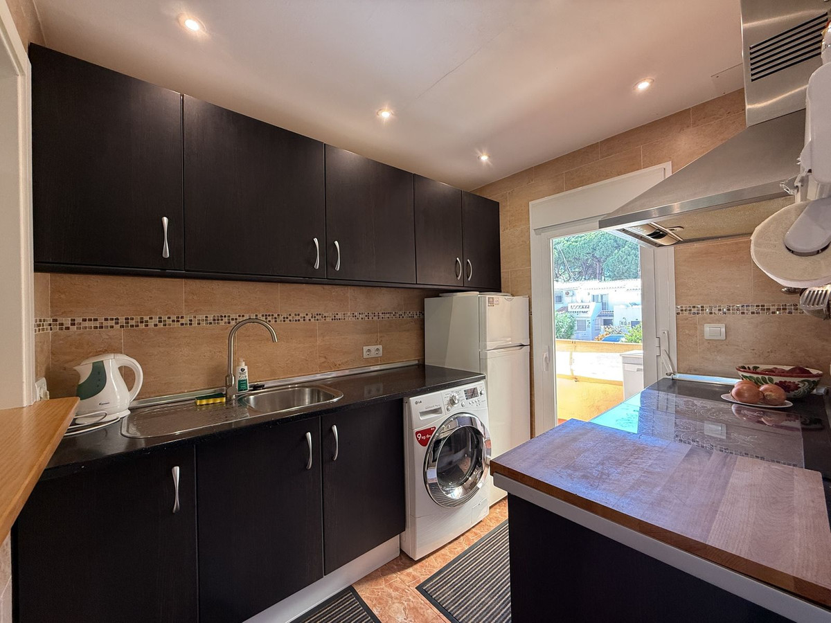 2 Bed Apartment for sale in Calahonda Costa Del Sol, Málaga, Spain