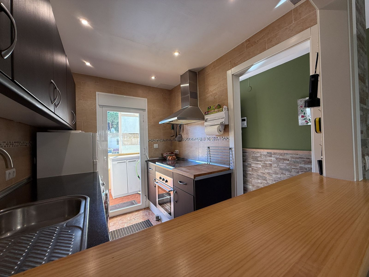 2 Bed Apartment for sale in Calahonda Costa Del Sol, Málaga, Spain