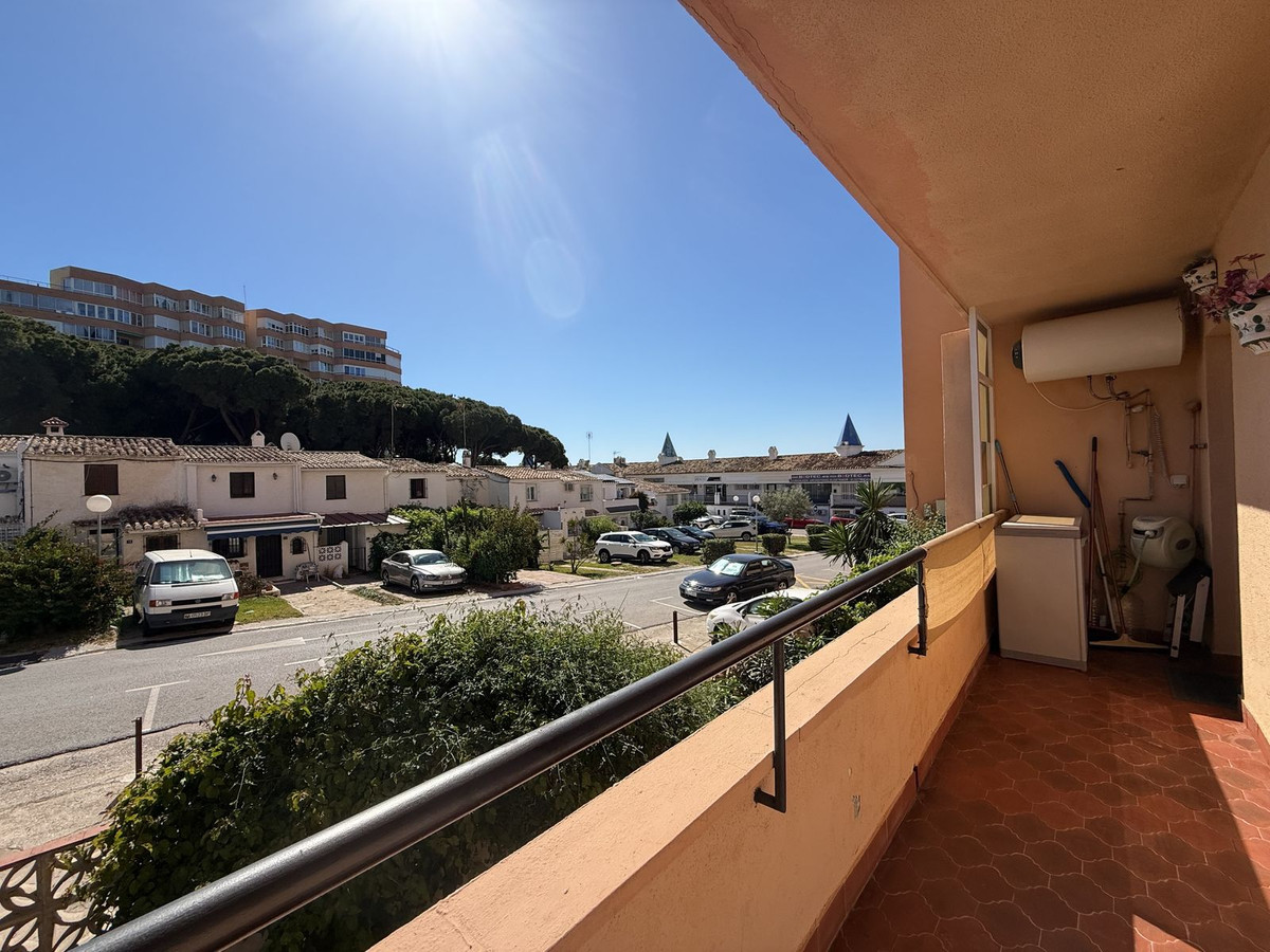 2 Bed Apartment for sale in Calahonda Costa Del Sol, Málaga, Spain