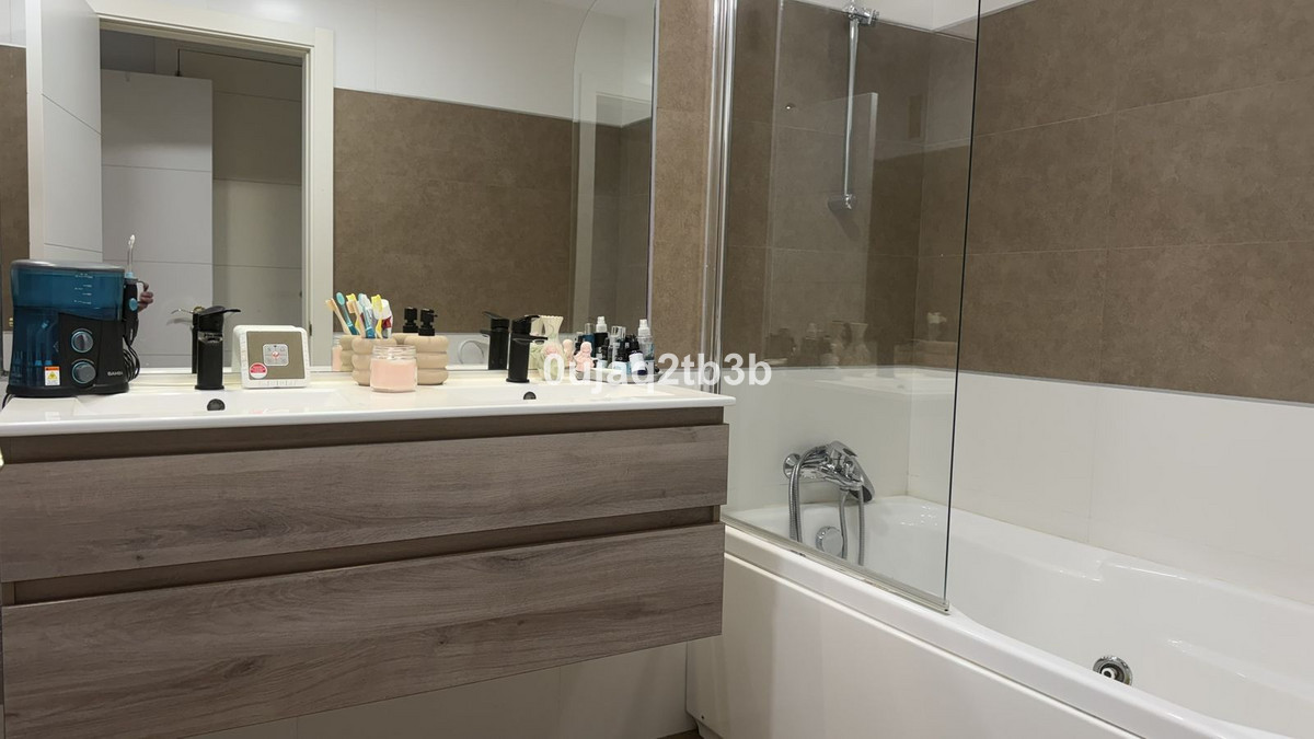 Se vende Apartamento Planta Baja de 2 dormitorios en Costa Del Sol, Málaga, España