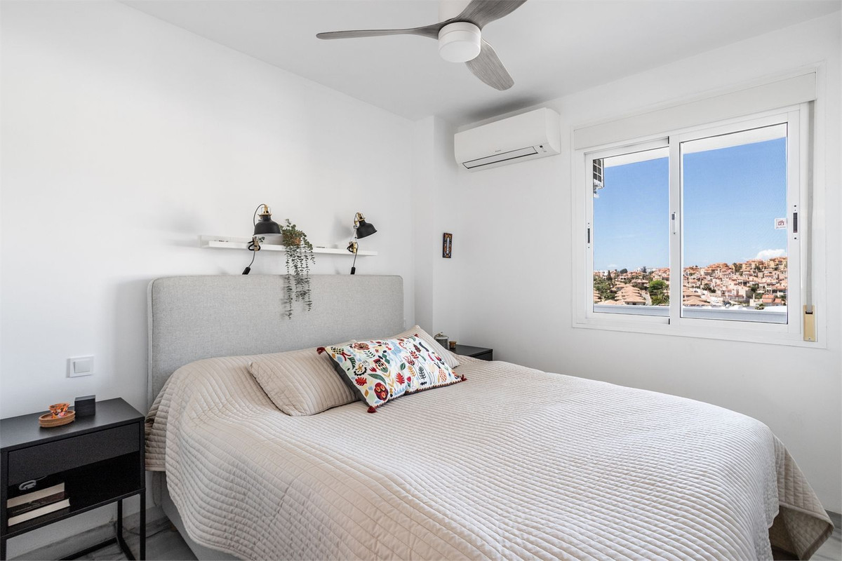 Se vende Apartamento Planta Media de 2 dormitorios en Costa Del Sol, Málaga, España