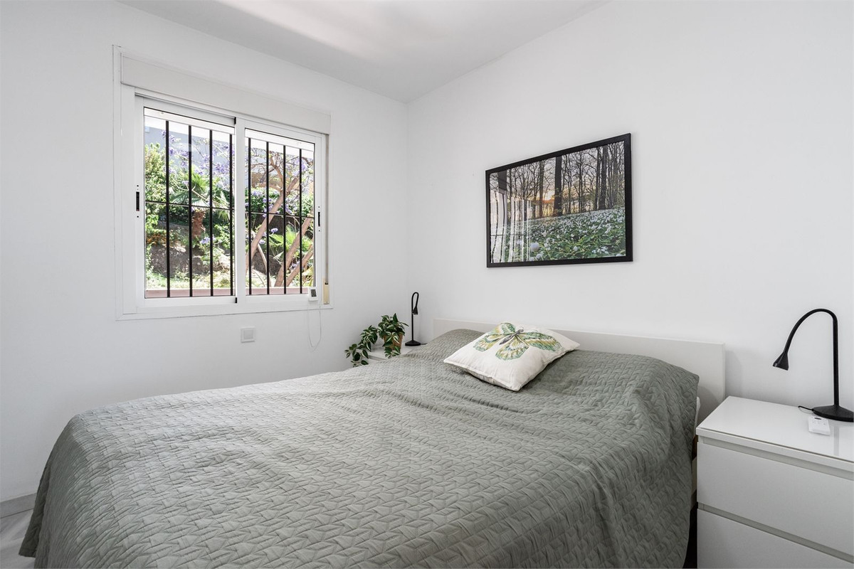 Se vende Apartamento Planta Media de 2 dormitorios en Costa Del Sol, Málaga, España
