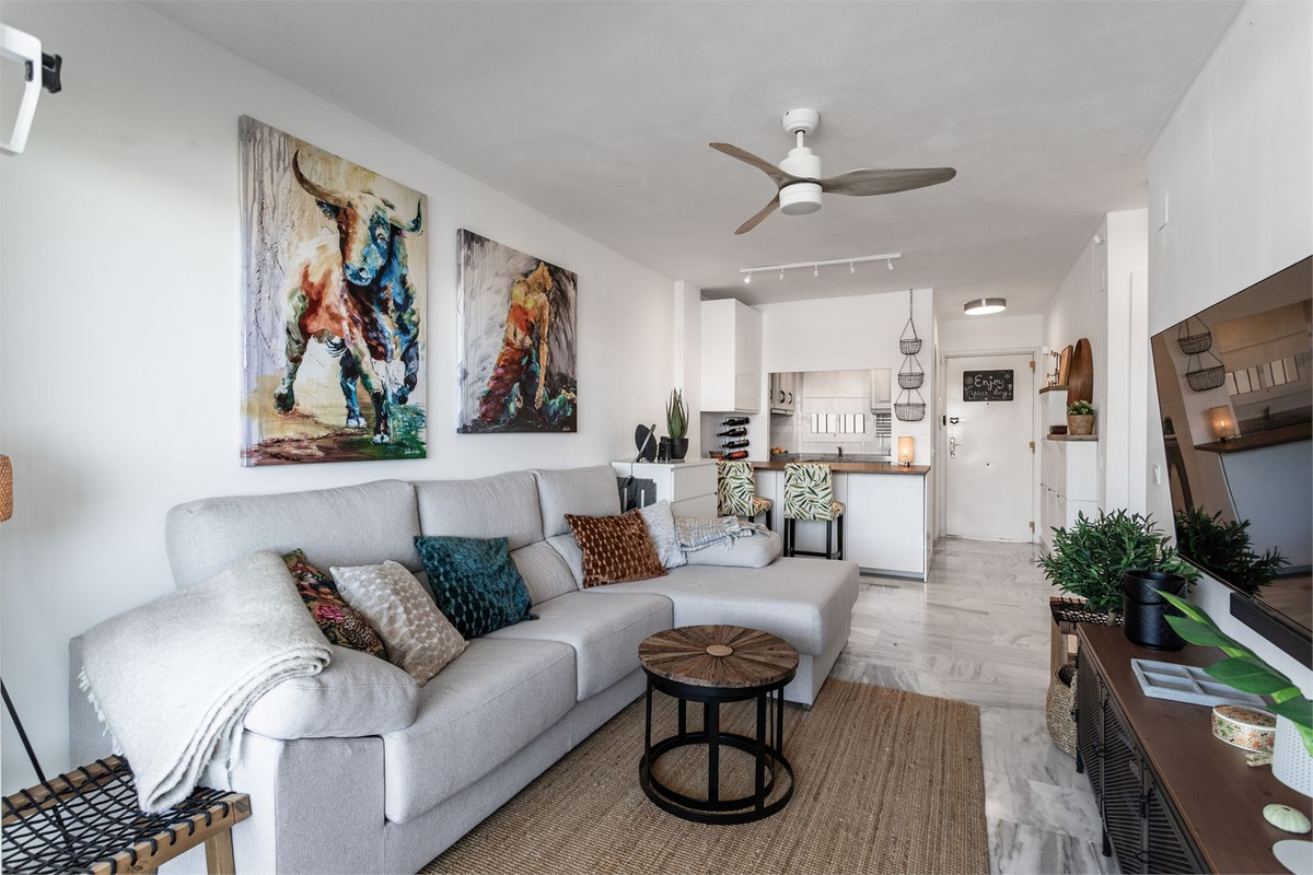 Se vende Apartamento Planta Media de 2 dormitorios en Costa Del Sol, Málaga, España
