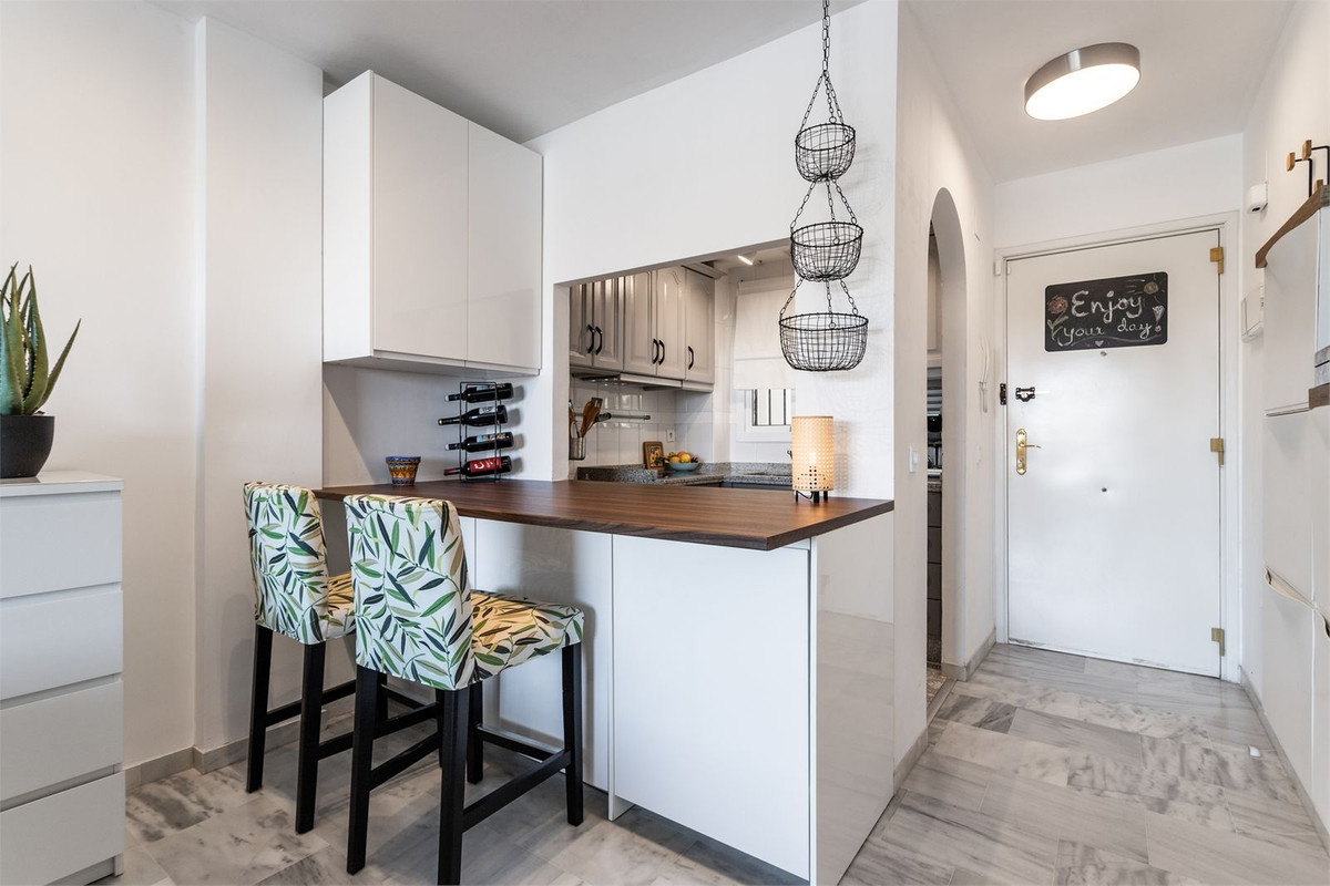 Se vende Apartamento Planta Media de 2 dormitorios en Costa Del Sol, Málaga, España