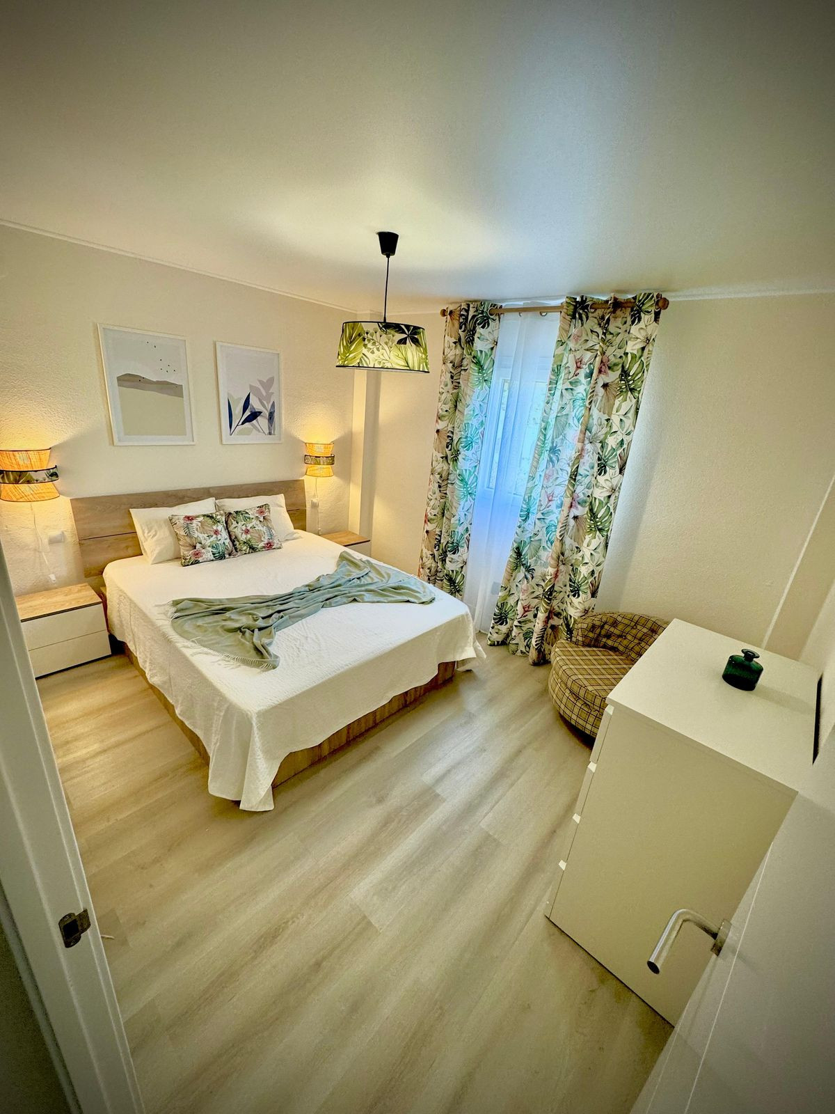 Se vende Apartamento Planta Media de 2 dormitorios en Costa Del Sol, Málaga, España
