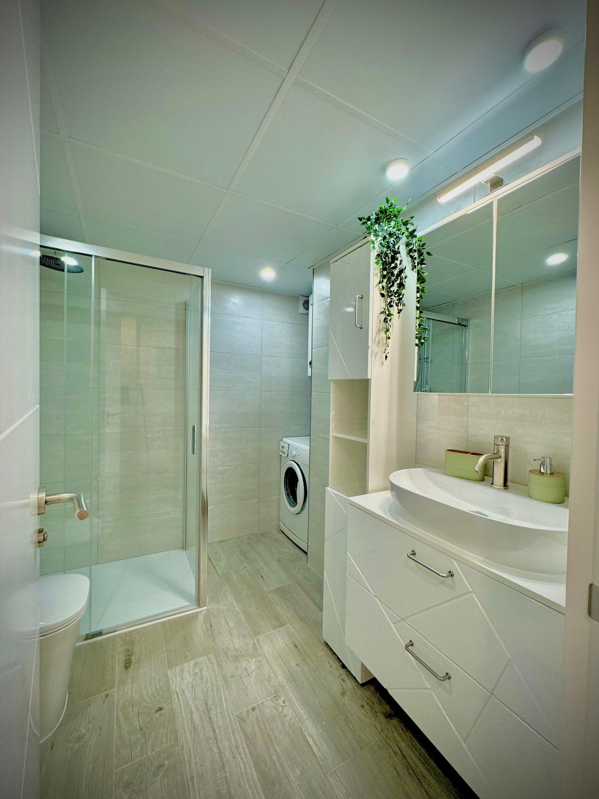 Se vende Apartamento Planta Media de 2 dormitorios en Costa Del Sol, Málaga, España