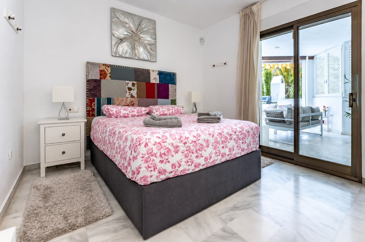 4 Bed Apartment for sale in Elviria Costa Del Sol, Málaga, Spain