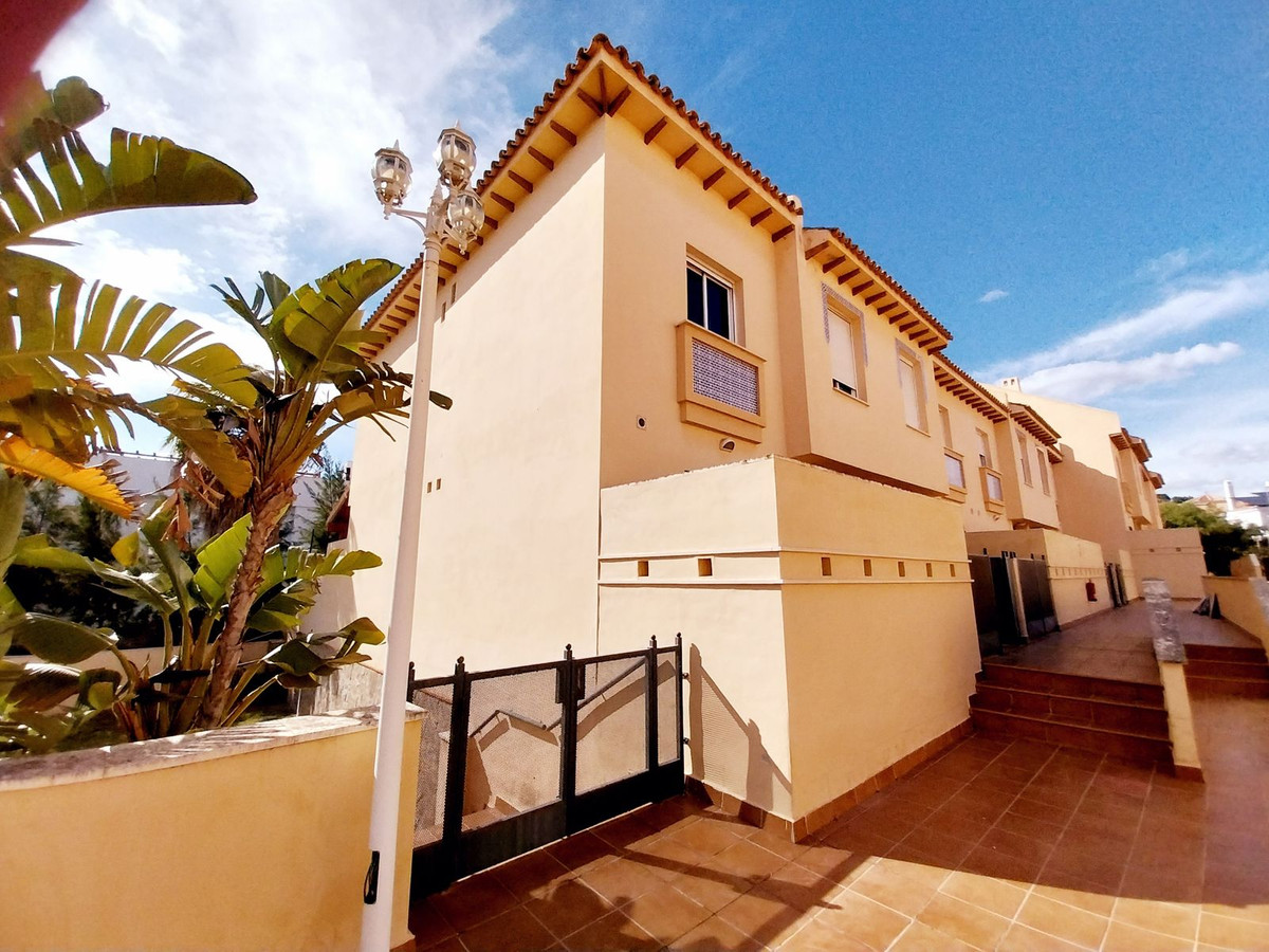 4 Bed Townhouse for sale in Calahonda Costa Del Sol, Málaga, Spain