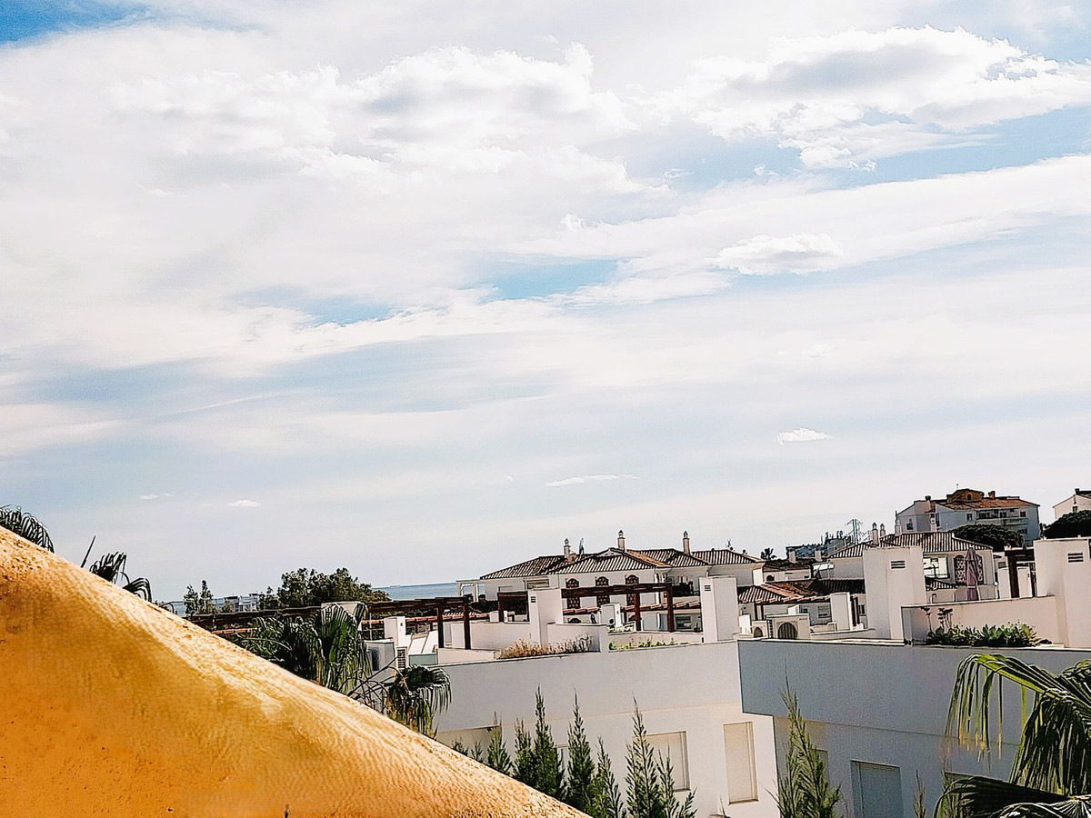 4 Bed Townhouse for sale in Calahonda Costa Del Sol, Málaga, Spain