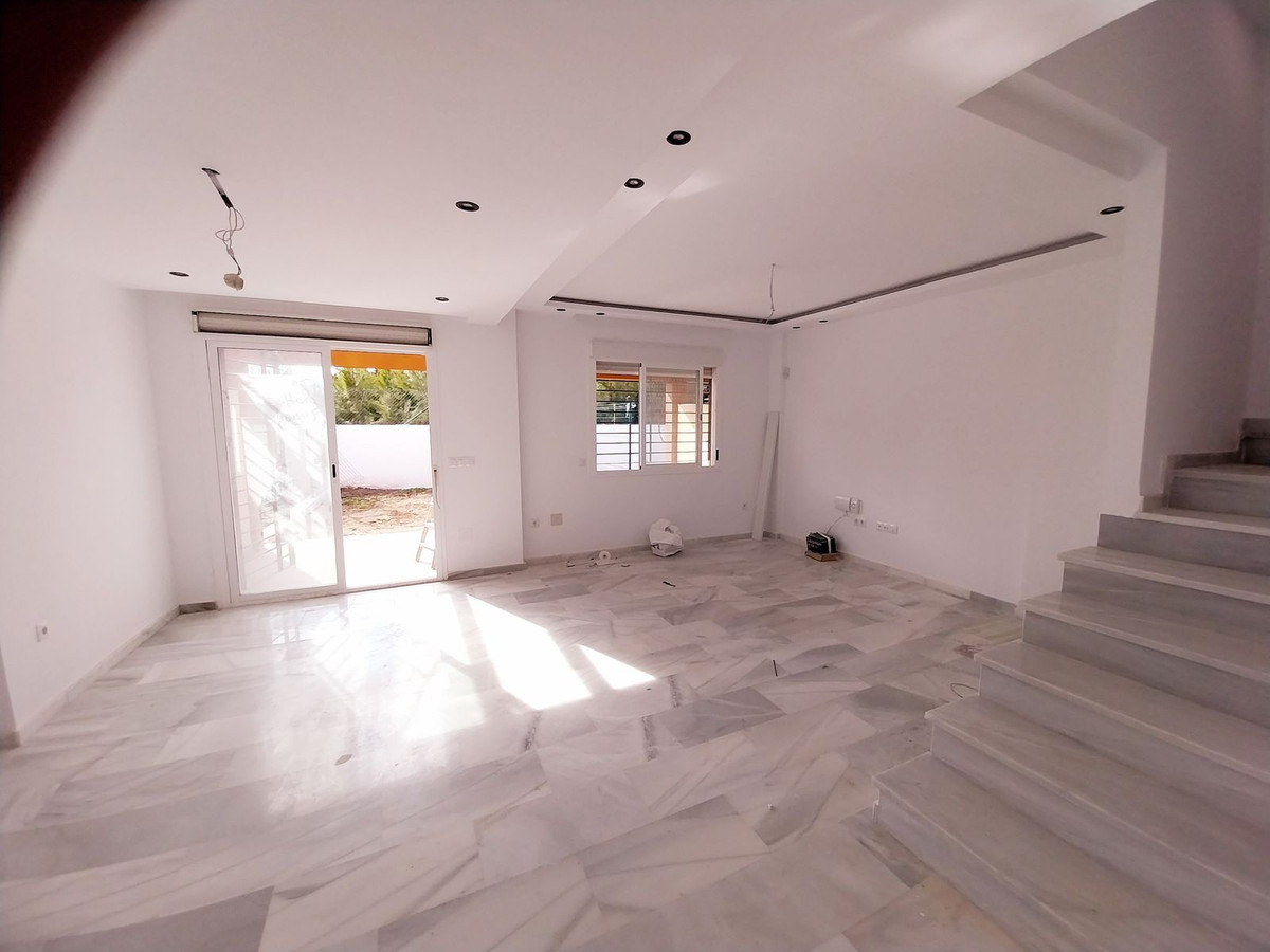 4 Bed Townhouse for sale in Calahonda Costa Del Sol, Málaga, Spain
