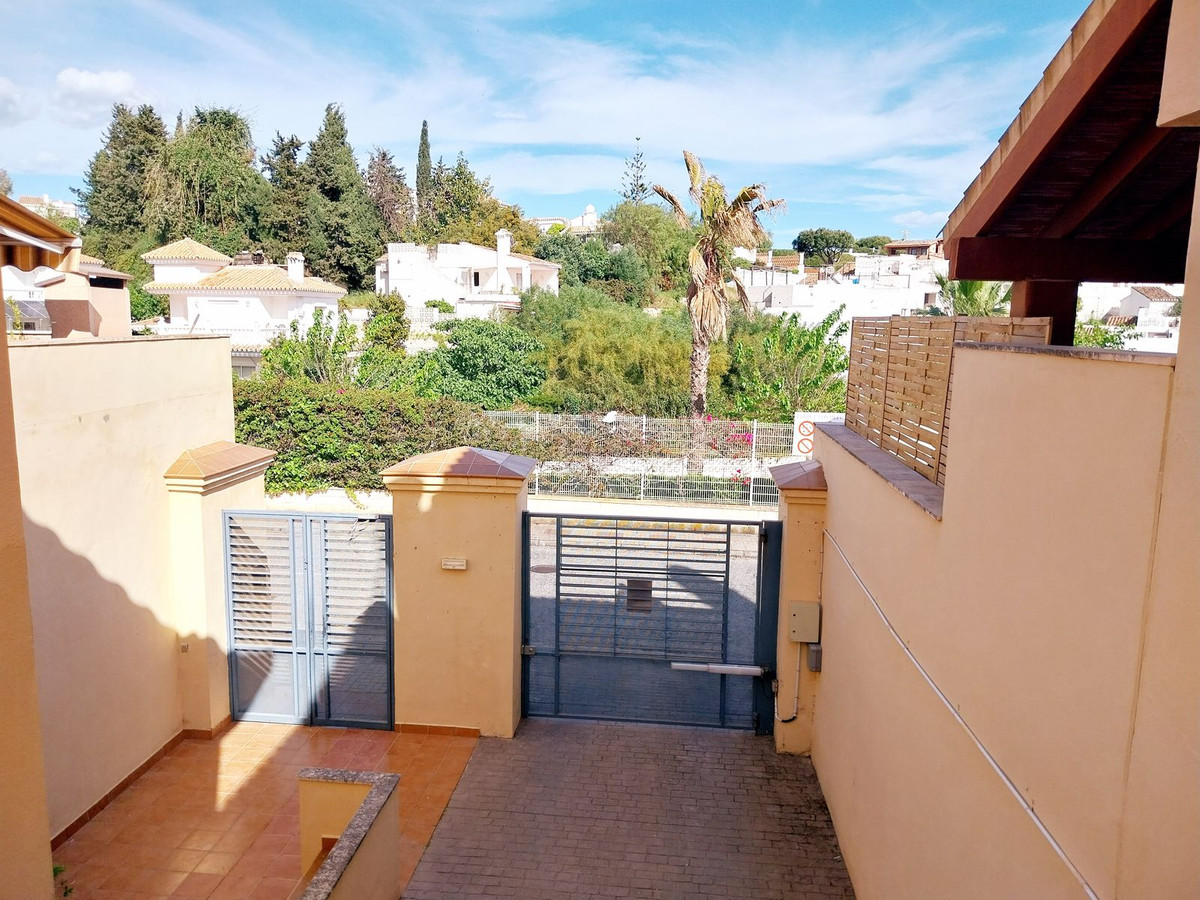 4 Bed Townhouse for sale in Calahonda Costa Del Sol, Málaga, Spain