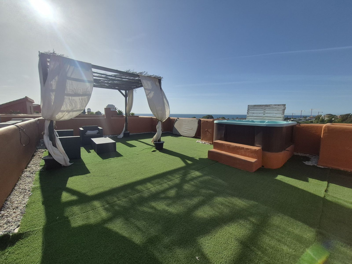2 Bed Apartment for sale in La Duquesa Costa Del Sol, Málaga, Spain