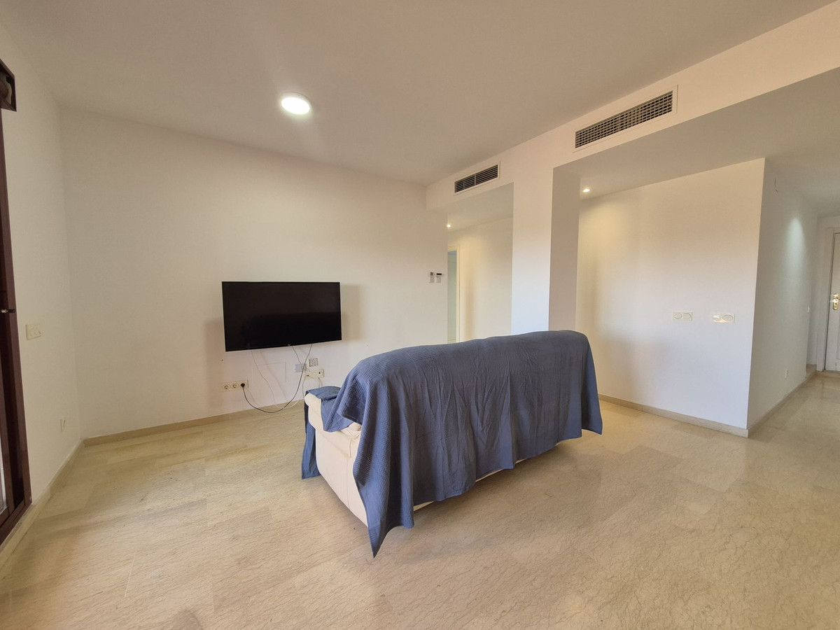 2 Bed Apartment for sale in La Duquesa Costa Del Sol, Málaga, Spain