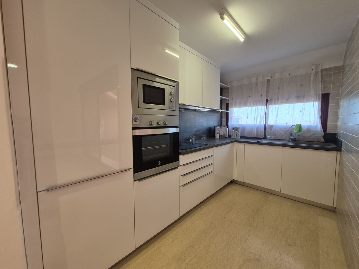 2 Bed Apartment for sale in La Duquesa Costa Del Sol, Málaga, Spain